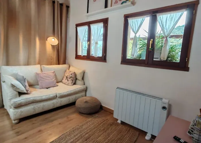 Bideartean, Caserío Vasco, Recién Reformado *